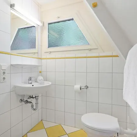 4-person Bungalow In The Holiday Park Landal Hochwald * Kell am See