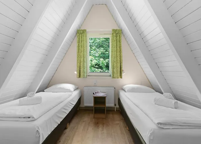 Hotel 4-person Bungalow In The Holiday Park Landal Hochwald Kell am See